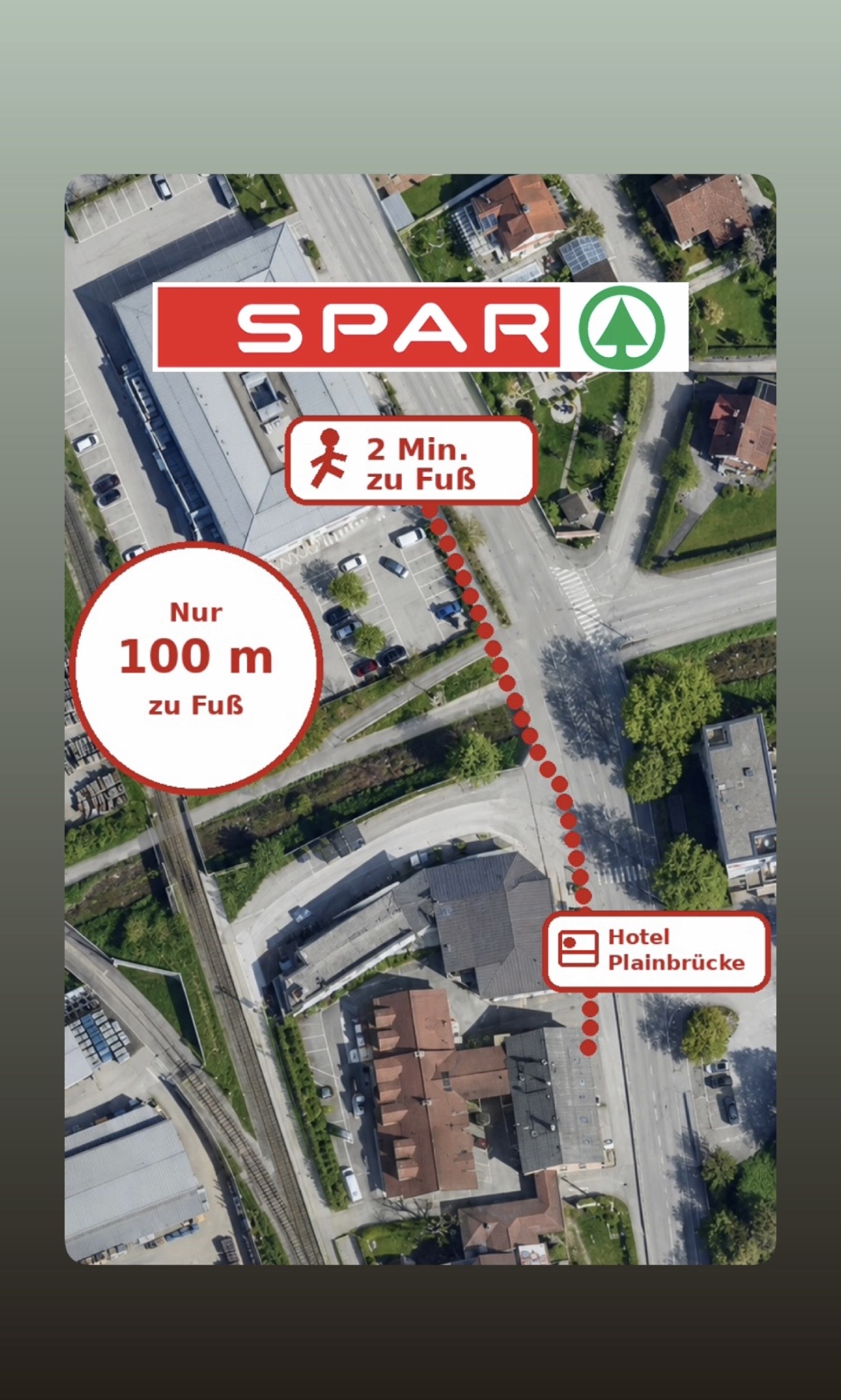 Luftbild mit dem Hotel Plainbrücke und dem SPAR-Markt, der in zwei Minuten zu Fuß erreichbar ist